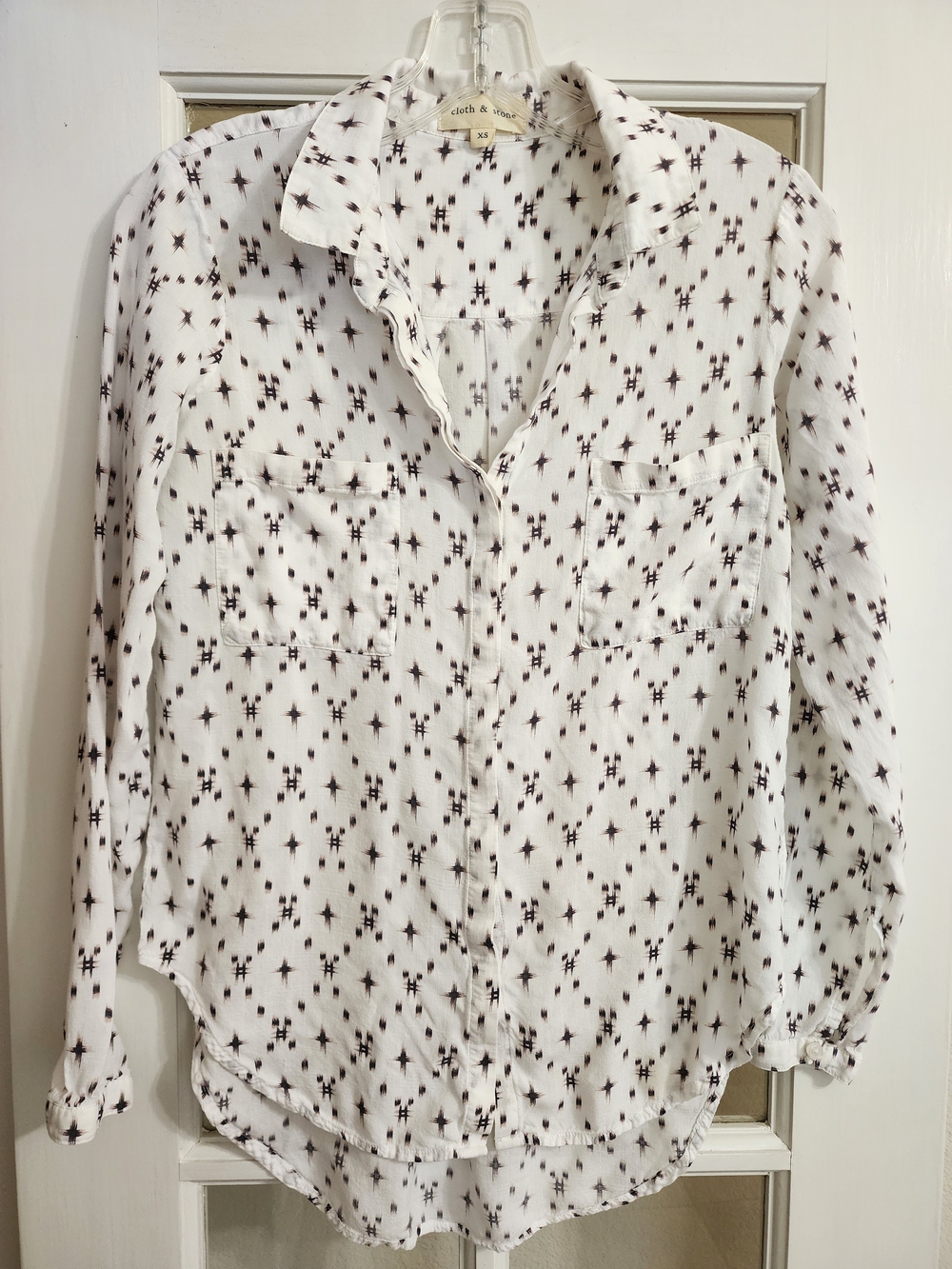 Cloth & Stone XS Abstract Print Rayon Button Down Shirt FLAW READ DESCRIPTION